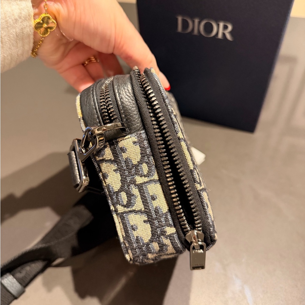 Dior Monogram Crossbody Bag in Oblique Canvas - Picture 3 of 10